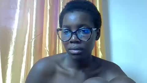 afrikan_desire online show from February 28, 1:56 pm
