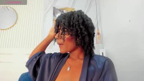 Snapshot of afro_luna chatting on November 26, 11:55 am Afro Luna online show from November 26, 11:55 am