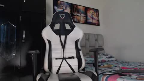 Snapshot of afrodita096 chatting on March 9, 7:12 am afrodita096 online show from March 9, 7:12 am