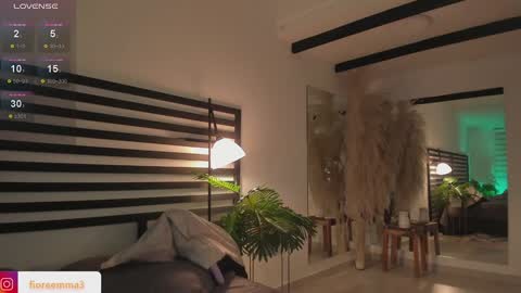 Emma online show from December 10, 1:11 am