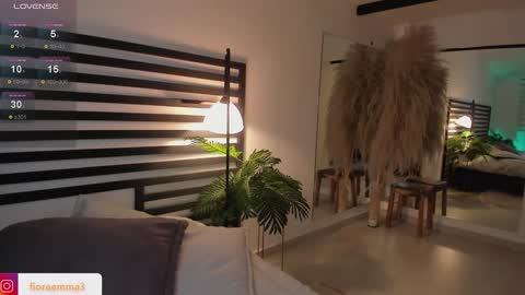 Emma online show from December 24, 6:28 pm