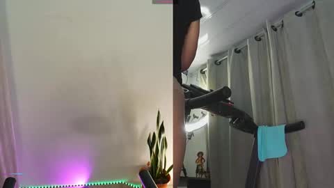 Snapshot of afrodita_p_ chatting on September 29, 9:47 am Afrodita P  online show from September 29, 9:47 am