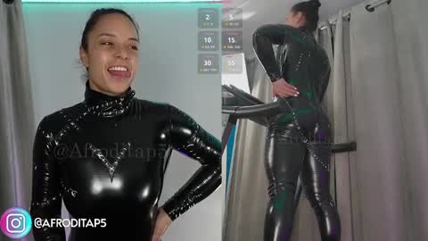 Snapshot of afrodita_p_ chatting on April 9, 9:36 am Afrodita P online show from April 9, 9:36 am