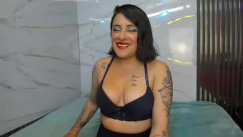 afroditaowen_ online show from November 12, 11:10 am