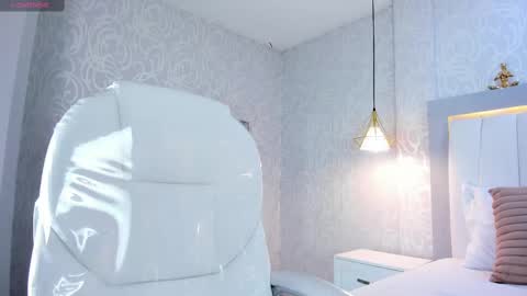 A F R O D I T A  online show from October 18, 12:06 pm