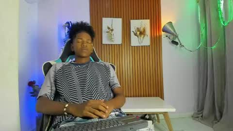 Snapshot of afrowayuu chatting on May 22, 6:02 pm afrowayuu online show from May 22, 6:02 pm