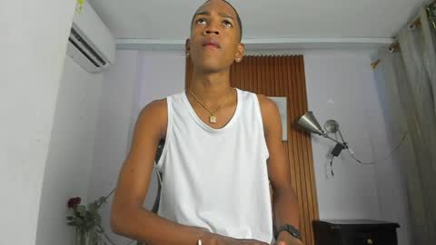 Snapshot of afrowayuu chatting on June 8, 5:46 pm afrowayuu online show from June 8, 5:46 pm