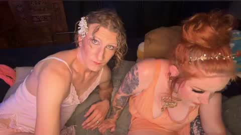 Snapshot of after_dark_productions chatting on June 11, 9:40 am Me Myself Irene online show from June 11, 9:40 am