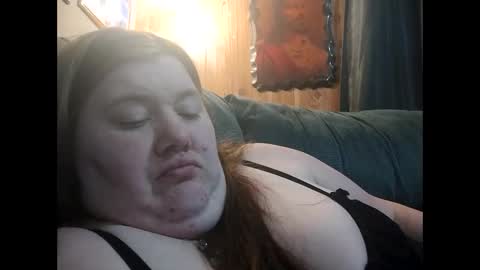 Snapshot of afterhoursangle35 chatting on March 29, 12:10 am Babygirls353637 online show from March 29, 12:10 am