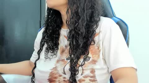 Snapshot of agata18_ chatting on April 16, 12:17 pm A G A T A online show from April 16, 12:17 pm