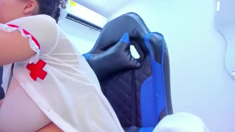 Snapshot of agata18_ chatting on May 6, 12:21 pm A G A T A online show from May 6, 12:21 pm