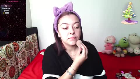 Snapshot of agata_a chatting on December 11, 1:28 pm Hanna online show from December 11, 1:28 pm