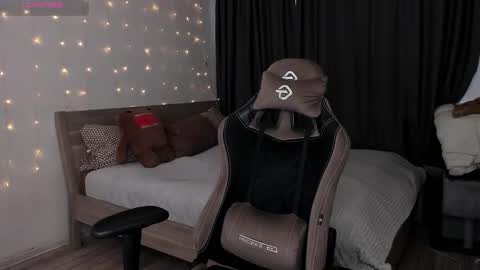 Snapshot of agata_cherry chatting on January 27, 3:26 am Eva online show from January 27, 3:26 am