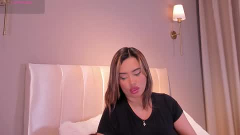 Snapshot of agata_laurent_ chatting on March 20, 3:00 am Agata Lauret online show from March 20, 3:00 am