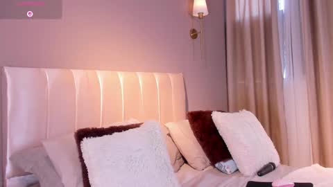 Snapshot of agata_laurent_ chatting on March 24, 10:26 pm Agata Lauret online show from March 24, 10:26 pm