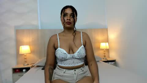 Agata Ortiz online show from February 2, 11:30 am