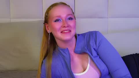 Snapshot of agatafoxley chatting on April 29, 6:36 pm AgataFoxley online show from April 29, 6:36 pm