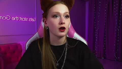 Snapshot of agatafoxley chatting on June 6, 6:34 pm AgataFoxley online show from June 6, 6:34 pm