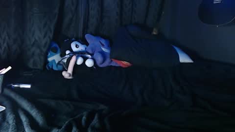 Snapshot of agatha___moon chatting on December 4, 2:21 am agatha___moon online show from December 4, 2:21 am