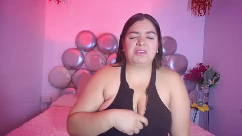 Snapshot of agatha_bloomm chatting on November 27, 12:40 pm Agatha online show from November 27, 12:40 pm