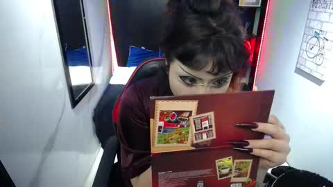 Snapshot of agatha_darkdoll chatting on March 16, 1:15 pm AGATHA online show from March 16, 1:15 pm