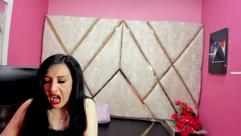 agatha_leon_ online show from March 28, 8:08 pm