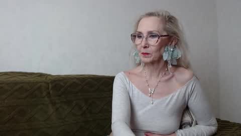 Agatha online show from February 3, 1:19 pm