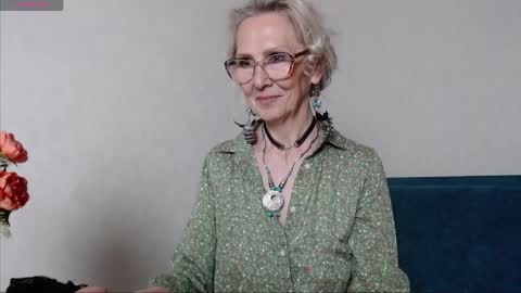 Snapshot of agatha_moore_ chatting on May 15, 6:15 pm Agatha online show from May 15, 6:15 pm
