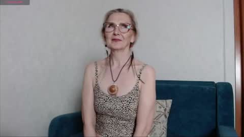 Snapshot of agatha_moore_ chatting on May 20, 4:02 pm Agatha online show from May 20, 4:02 pm