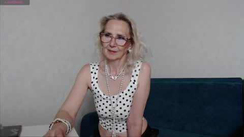 Snapshot of agatha_moore_ chatting on May 29, 4:16 pm Agatha online show from May 29, 4:16 pm