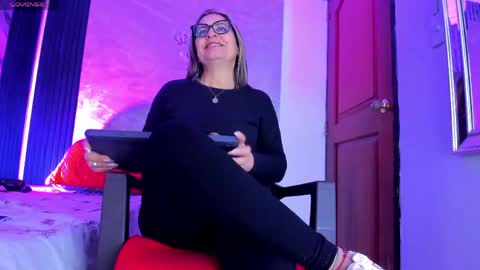 Snapshot of agatha_pleasure chatting on April 21, 11:49 am agatha_pleasure online show from April 21, 11:49 am