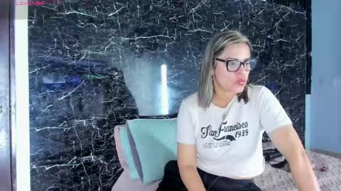 Snapshot of agatha_pleasure chatting on April 29, 12:20 pm agatha_pleasure online show from April 29, 12:20 pm