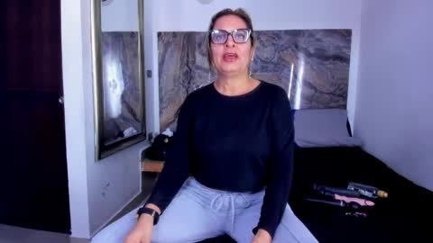 Snapshot of agatha_pleasure chatting on May 14, 12:12 pm agatha_pleasure online show from May 14, 12:12 pm