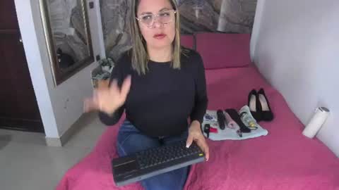 Snapshot of agatha_pleasure chatting on June 17, 11:45 am agatha_pleasure online show from June 17, 11:45 am