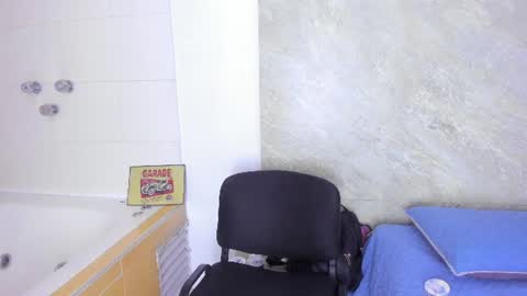 Snapshot of agatha_pleasure chatting on July 4, 12:11 pm agatha_pleasure online show from July 4, 12:11 pm