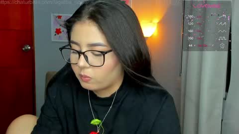 Snapshot of agatha_riccie chatting on March 19, 3:32 am Cat online show from March 19, 3:32 am