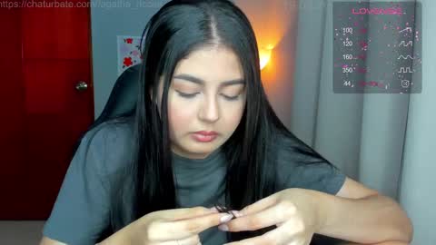 Snapshot of agatha_riccie chatting on March 21, 3:33 am Cat online show from March 21, 3:33 am