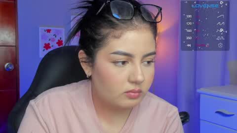 Snapshot of agatha_riccie chatting on April 18, 5:11 am Cat online show from April 18, 5:11 am
