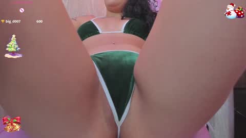 Snapshot of agatha_russh_ chatting on December 20, 8:45 pm LUNNA online show from December 20, 8:45 pm