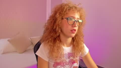 Snapshot of agatha_swam chatting on June 27, 12:44 pm A G A T H A online show from June 27, 12:44 pm