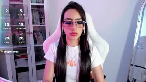 Snapshot of agathablair4 chatting on June 11, 1:31 pm agathablair4 online show from June 11, 1:31 pm