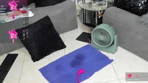 Snapshot of agathalombardi chatting on February 3, 3:17 pm Agatha online show from February 3, 3:17 pm