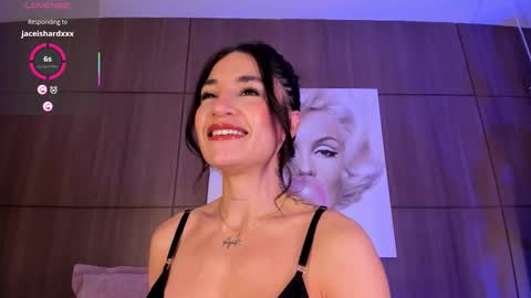 Snapshot of agattaduque chatting on February 19, 11:45 pm online show from February 19, 11:45 pm