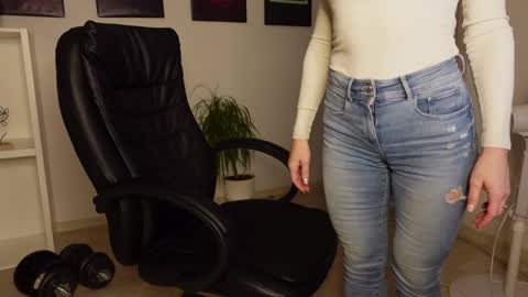 Agelina Lilly Laura online show from February 15, 10:10 pm