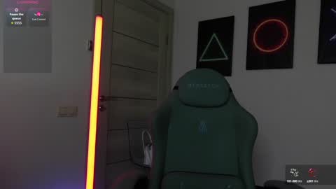 Agelina Lilly Laura online show from September 9, 2:05 pm