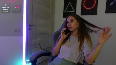 Agelina Lilly Laura online show from September 11, 1:33 pm