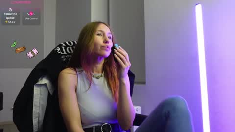 Agelina Lilly Laura online show from December 2, 8:48 pm