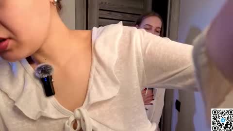 Monica and Bella online show from February 26, 6:01 am