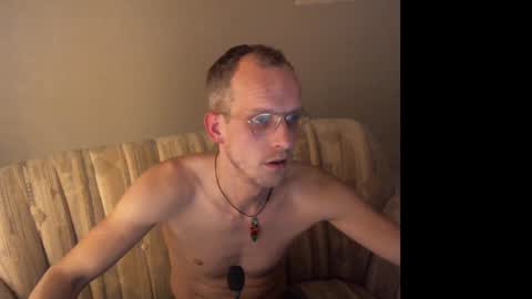 agin17 online show from December 4, 9:02 pm