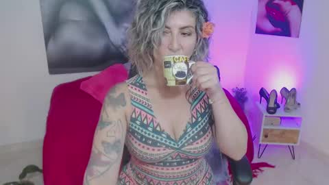 Lily online show from February 6, 3:06 am